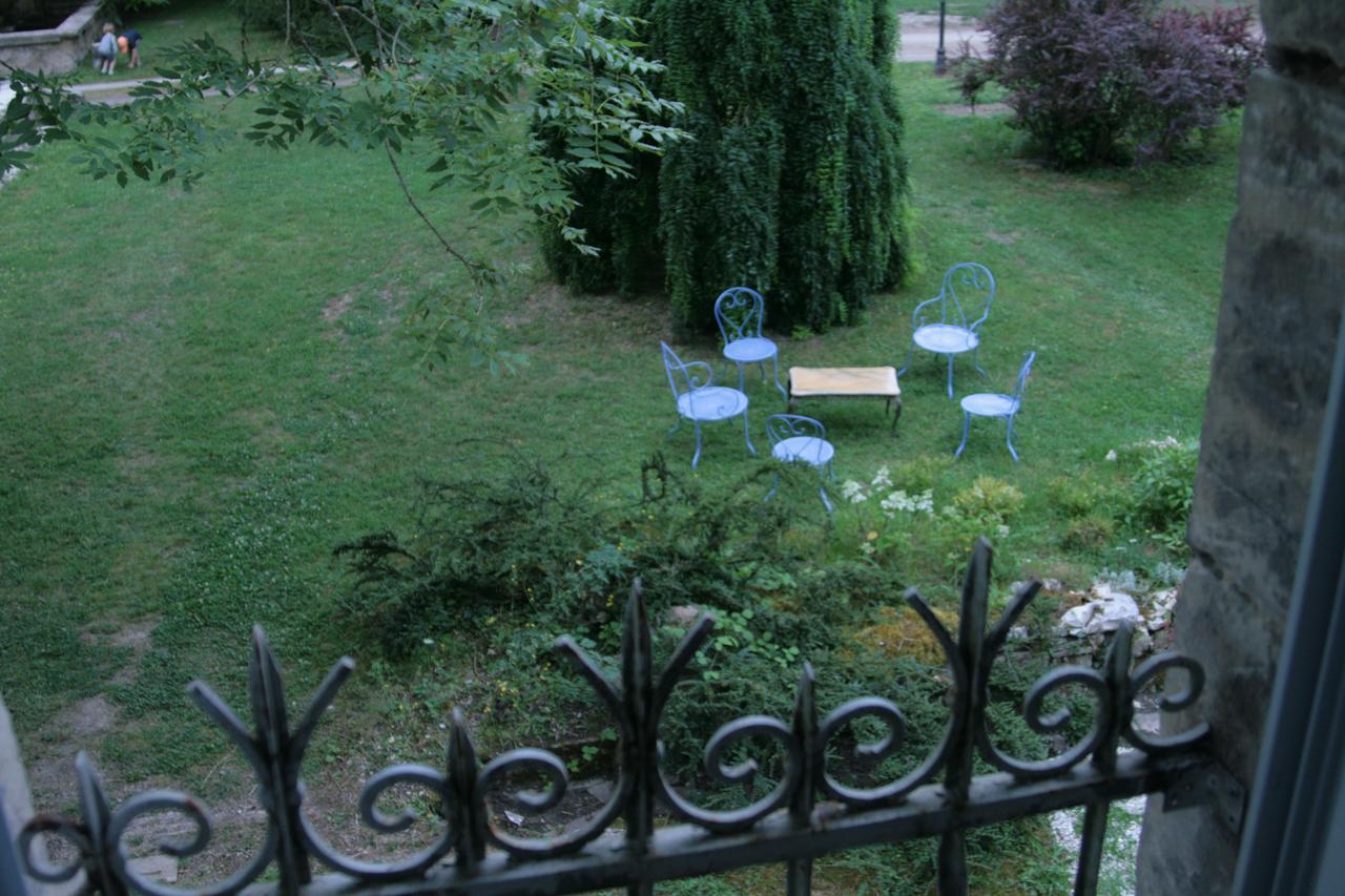 Domaine Des Douves Acomodação com café da manhã Ancy-le-Franc Exterior foto